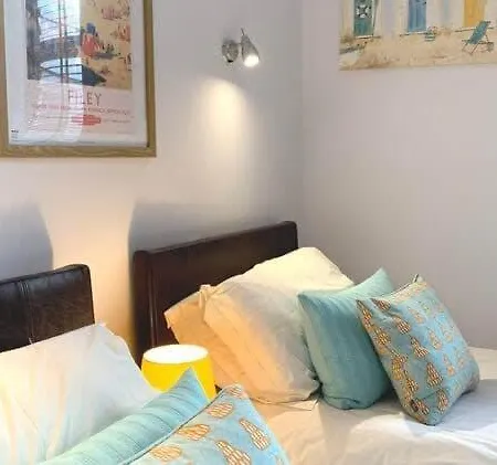 14, The Moorings - Beachfront & Panoramic Sea Views Holiday home *