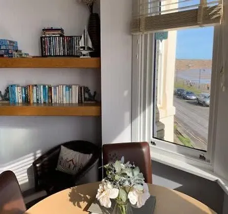 14, The Moorings - Beachfront & Panoramic Sea Views